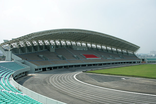 中南大學體育場館鋼結構防腐涂裝